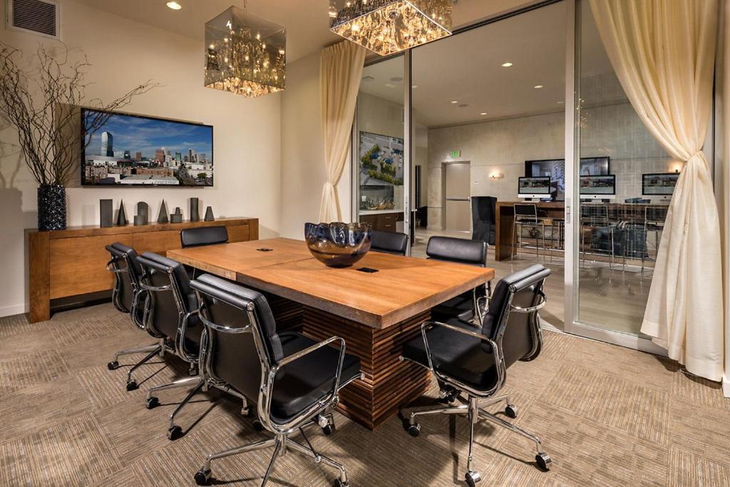 Modern 4* Los Angeles